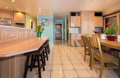 Kalama Tract House | Huge House, Heated Pool, AC, Steps to Kailua Beach