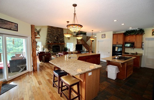 La Follette Cabin | Huge Lakeside Lodge has stunning views and an easy walk to its big dock!