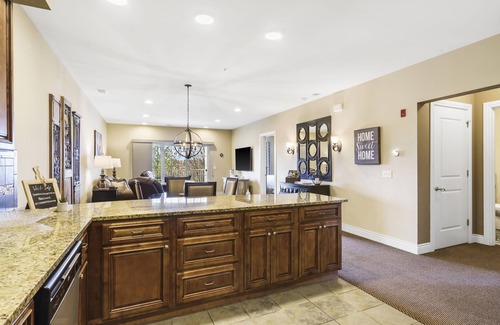 Branson Condo | HUGE LUXURY Condo w/Pool! Elevator! Fun! Rec PLEX!12 Min To SDC and TB RK LAKE!