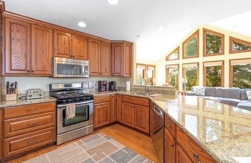 The Galena Territory House | Huge Luxury Pet-Friendly Home with pool table and firepit.