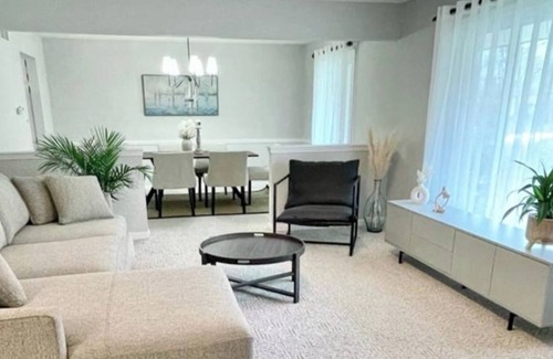 Carmel House | Huge, Peaceful home in Carmel!