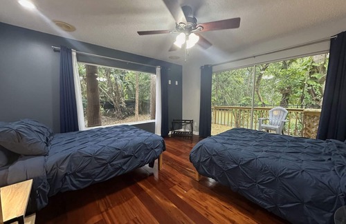 Avila House | ! HUGE POOL/LANAI HOUSE-CORN HOLE-NEAR LAKE/RESTAURANTS/SHOPS/PARK/MUSEUM!