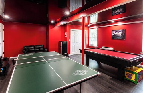 Blakeslee House | Huge screened porch/Jacuzzi/Game room/Trampoline/Fire pit/ Lake access
