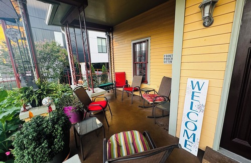 Rolling Mill Hill House | Huge Space for 10 & pets Gated for 6 cars;15 min walk to B’way; Pickle-ball ct