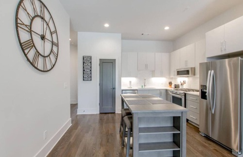 Midtown House | Huge Stunning Townhome - Private Viewing Terrace
