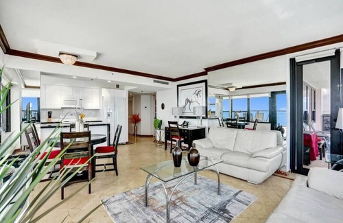 Mid Beach Apartment | Huge Terrace Oceanfront Condo/Beach Service/1502