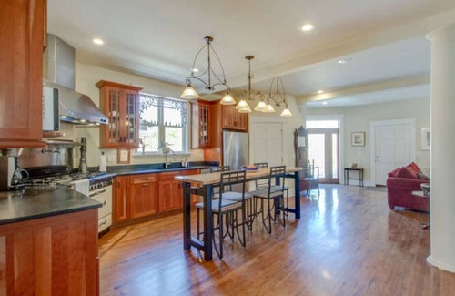 Hillsboro West End House | Huge Vandy Home-Walk 2 Grocery-Mins To D'Town