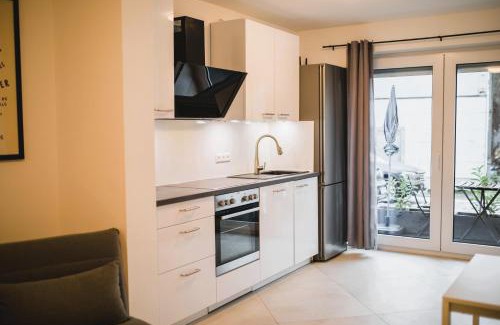 Schonberg Apartment | HUGOS Studio Apartment