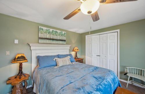 North Creek House | Hullabaloo 23E - Upgrade End Unit with Mountain Views
