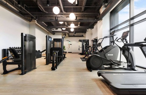 East Liberty Apartment | HULU+PARKING+GYM Near Shopping|Universities|UPMC