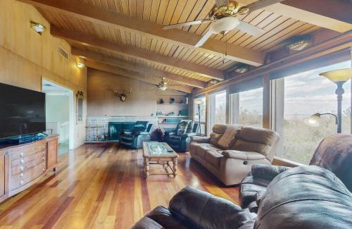 Broadmoor House | Hummingbird Haven
