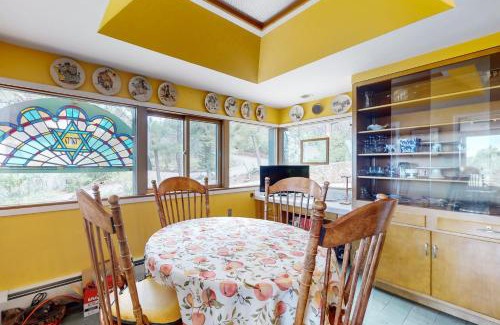 Broadmoor House | Hummingbird Haven