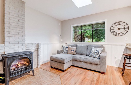 Victoria House | Hummingbird Haven