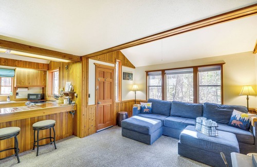 Whitefish Cottage | Hungry Horse Cabin w/Gas Grill, Near Glacier!