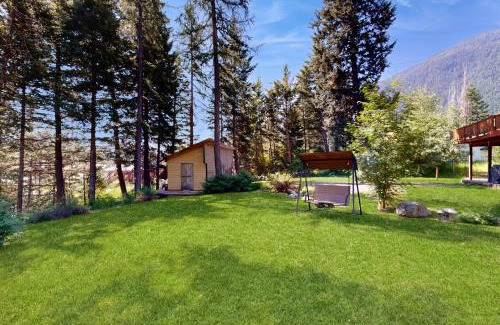 Whitefish House | Hungry Horse Hideout - Upper Level