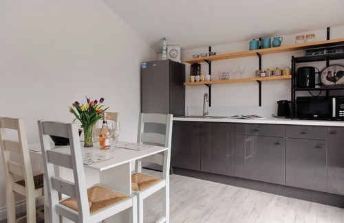 Nettlestone Apartment | Hunny Cottage-Rural Retreat-Dog Friendly-Sleeps 2