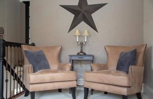 South Fork Bed & Breakfast | Hunter's Hideaway GUESTROOM at Arbor House Inn Bed & Breakfast on the River