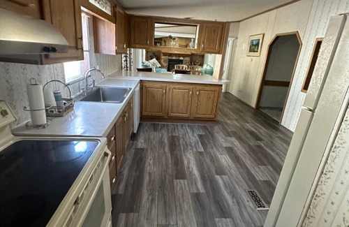Swan Lake House | Hunting Lodge | 50 Acres of Nature & Tranquility