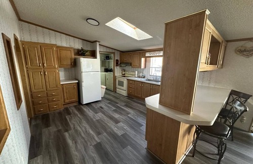 Swan Lake House | Hunting Lodge | 50 Acres of Nature & Tranquility