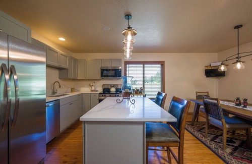 San Juan River Village Condo | Hunting Season at Wolf Creek Mountain Retreat
