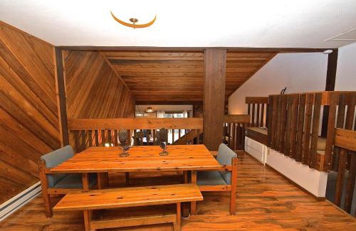 Lakeshore Apartment | Huntington Lake Condo 12