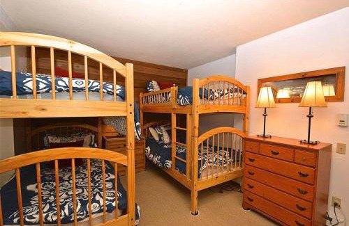 Lakeshore Apartment | Huntington Lake Condo 12