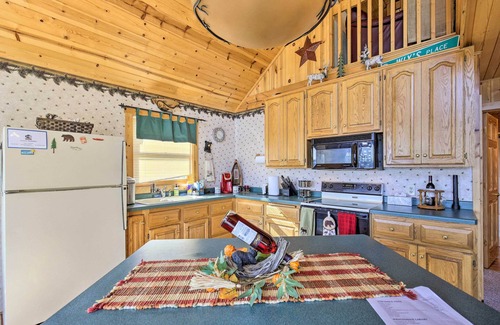 Pine Lake Cabin | Hurley Lakefront Hideaway w/Fire Pit & Dock!