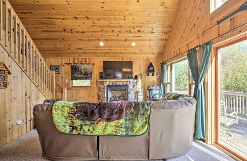 Pine Lake House | Hurley Lakefront Hideaway with Fire Pit and Dock!