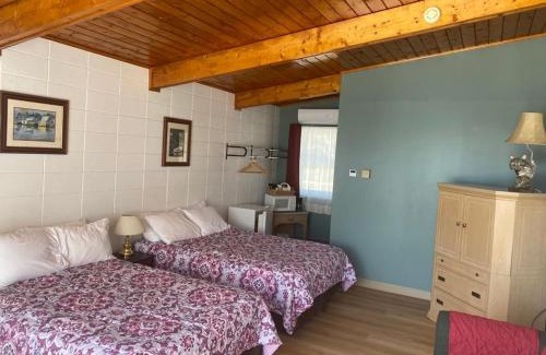 Manitoulin District Hotel | Huron Sands Motel and Restaurant