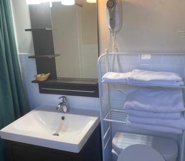 Manitoulin District Hotel | Huron Sands Motel and Restaurant