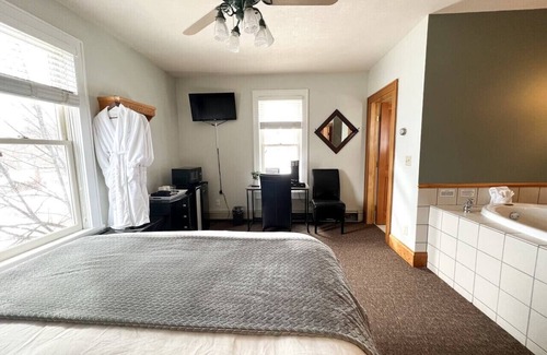 Bayfield Hotel | Huron Suite @ The Bayfield Guest House, Bayfield