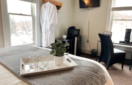 Bayfield Hotel | Huron Suite @ The Bayfield Guest House, Bayfield
