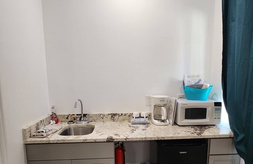 Hurricane Hotel | Hurricane Hideaway Lodging