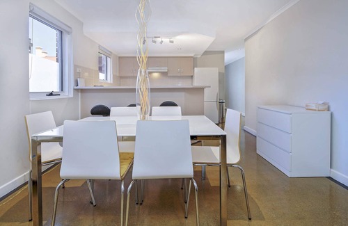 Adelaide Central Business District Apartment | Hurtle Sq Hideaway - Parking, Central, Ground Flr