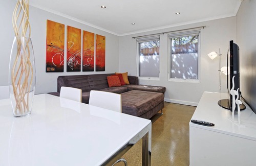 Adelaide Central Business District Apartment | Hurtle Sq Hideaway - Parking, Central, Ground Flr