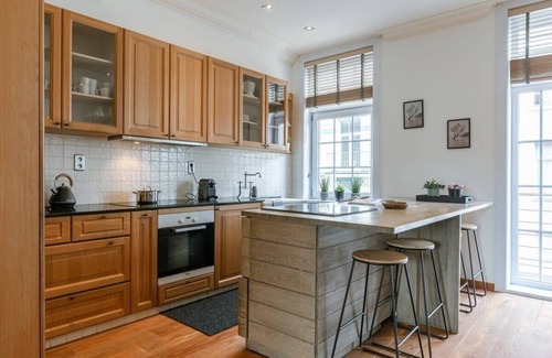 Blankenberge House | Huswell - Beautiful and spacious vacation home with parking