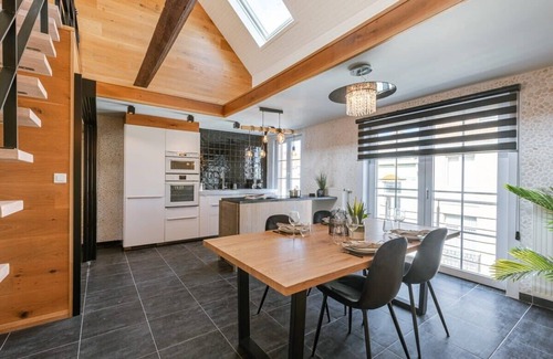 Blankenberge House | Huswell - Beautiful and spacious vacation home with parking