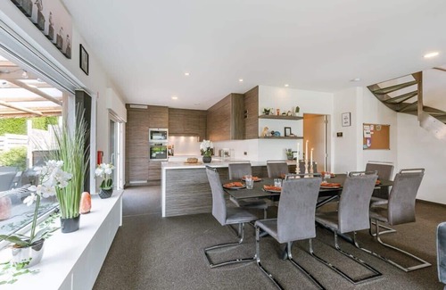 Blankenberge House | Huswell - Spacious house with garden and parking