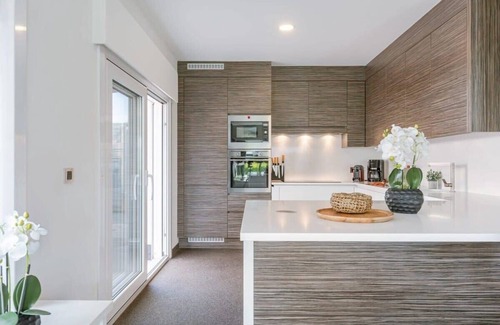 Blankenberge House | Huswell - Spacious house with garden and parking