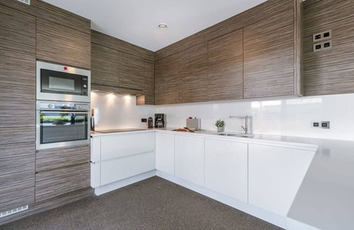 Blankenberge House | Huswell - Spacious house with garden and parking