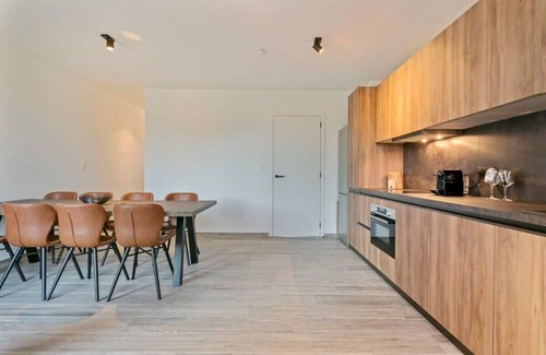 Knokke-Heist Apartment | Huswell - Spacious 3 bedroom apartment with private garage