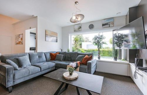 Blankenberge House | Huswell - Spacious house with garden and parking
