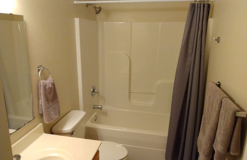 Steelville House | Huzzah, Courtois, and Meramec Rivers ! Bike Park! New House! Cell Reception!