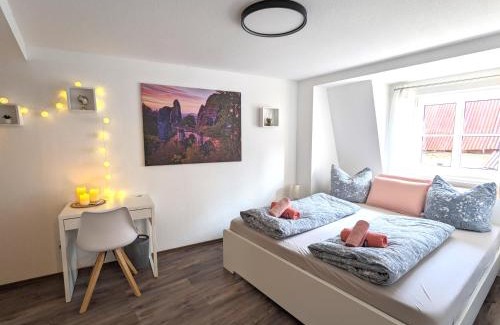 Sebnitz Apartment | HW4B - Urlaubsmagie - Zentral mit Gemeinschaftsgarten, -Pool, -Sauna & Whirlpool