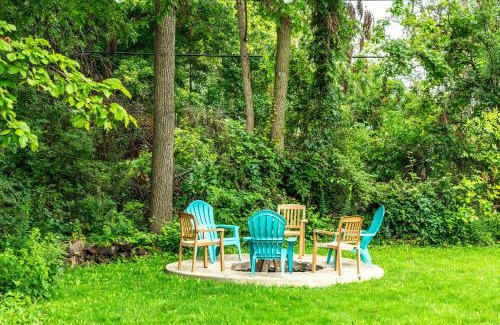 Lake Geneva House | HWY Chalet Centrally located to area attractions