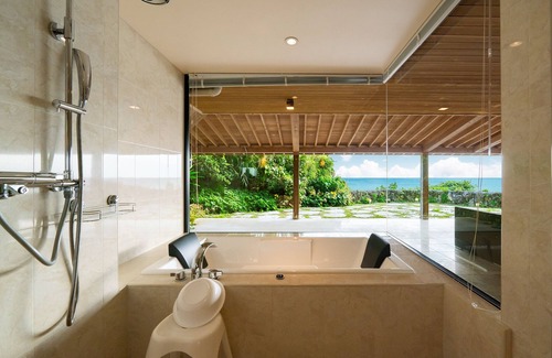 Okinawa Hotel | Hyakunagaran