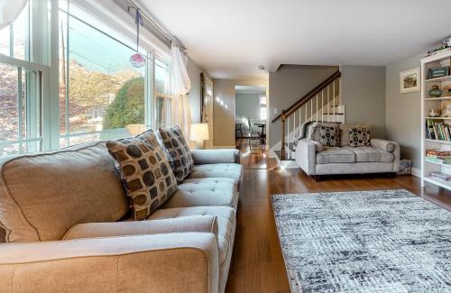 Hyannis House | Hyannis Port Cottage