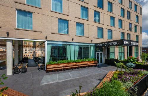 Ville-Marie Hotel | Hyatt Centric Montreal