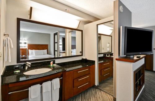 Potomac Falls Hotel | Hyatt Place Sterling Dulles Airport North