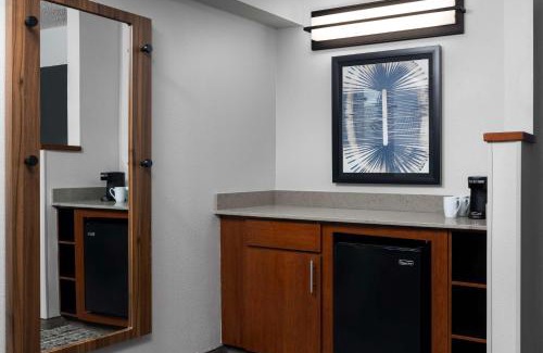 Potomac Falls Hotel | Hyatt Place Sterling Dulles Airport North